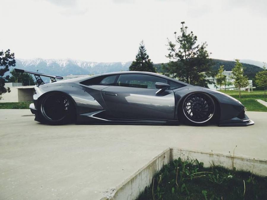  Lamborghini Huracan by Liberty Walk 2016 года  (фото 5 из 8)
